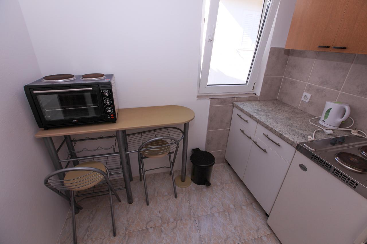 Robinson Dora Apartment Putnikovic Exterior photo