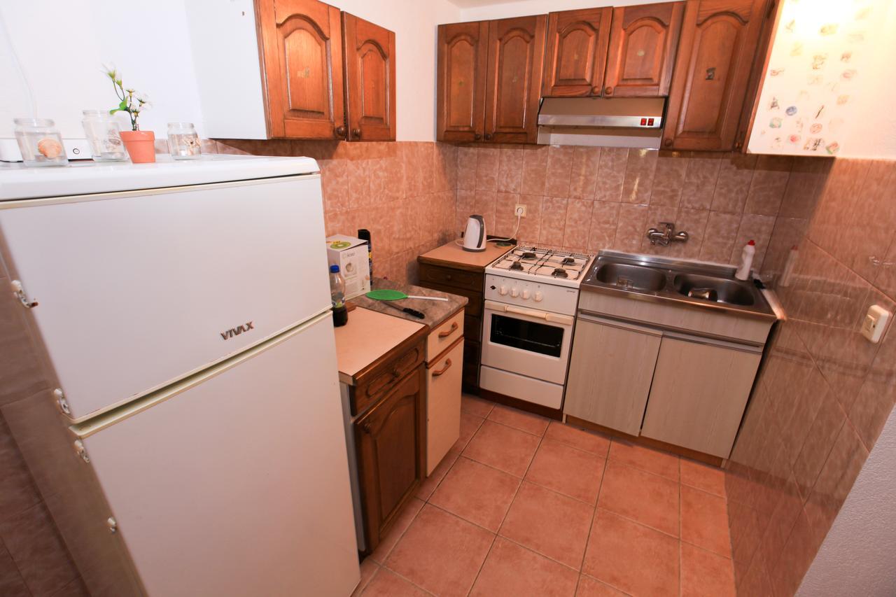 Robinson Dora Apartment Putnikovic Exterior photo